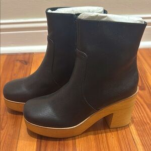 NWOT Charlotte Stone Booties